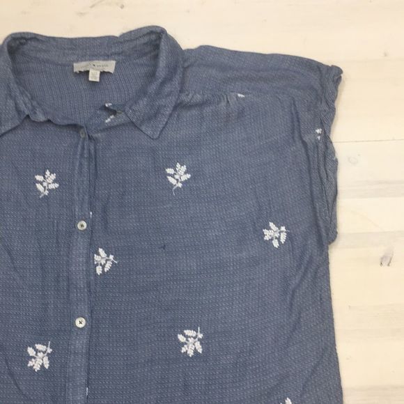 Lucky Brand cap sleeve button down flower top sz L - Picture 1 of 4